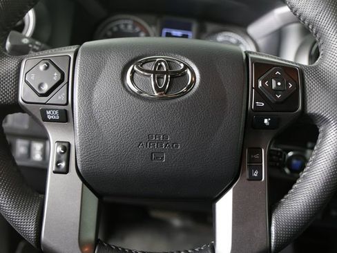 Used 2023 Toyota Tacoma TRD Off-Road image 9