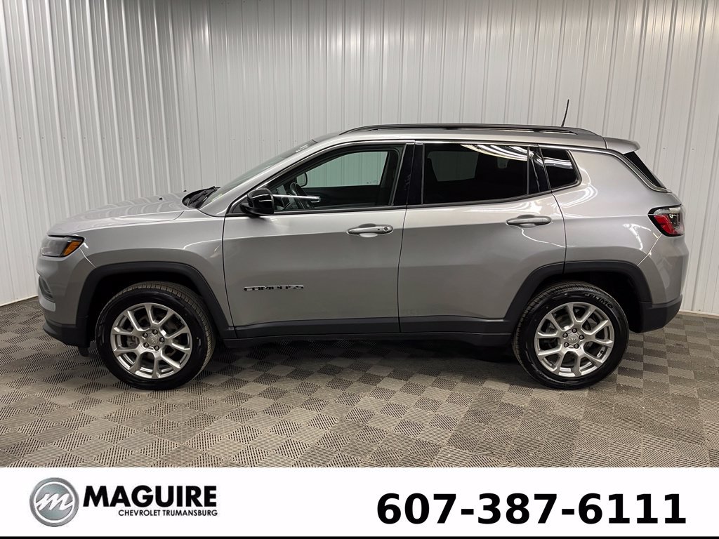 Used 2022 Jeep Compass 4WD image 7