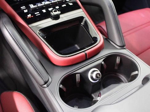 Certified 2025 Porsche Cayenne image 25