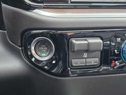 New 2025 GMC Sierra 3500 SLT w/ SLT Premium Package image 27