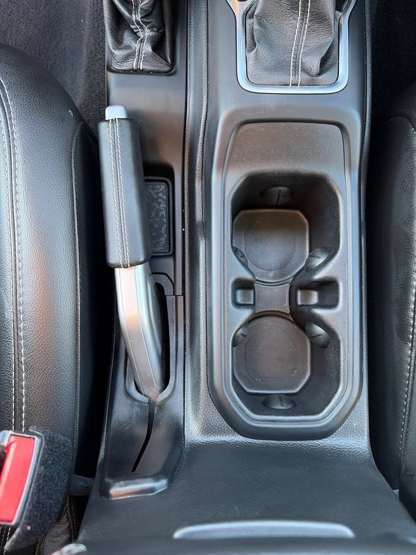Used 2021 Jeep Wrangler Unlimited Sahara w/ Uconnect 4C Nav & Sound Group AWD/4WD image 25