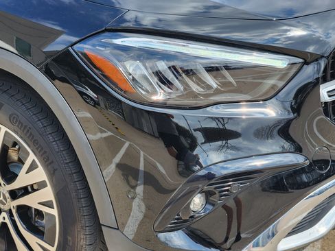 Used 2025 Mercedes-Benz GLA 250 4MATIC image 7