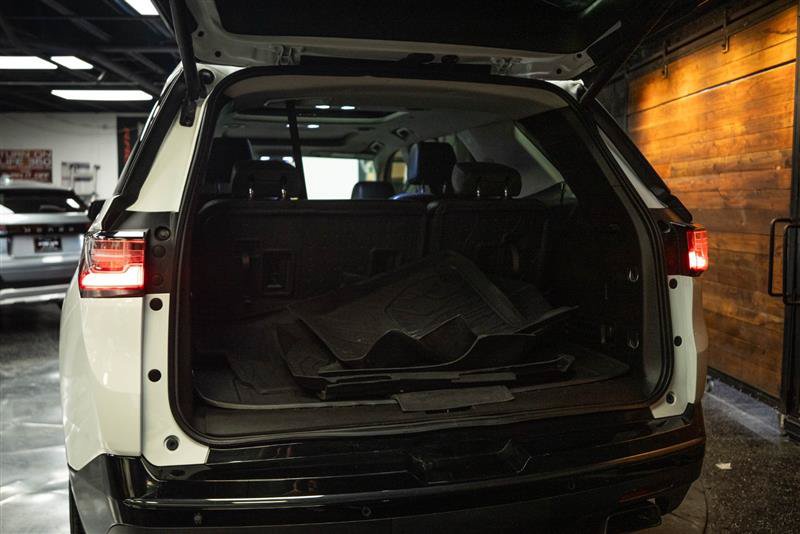 Used 2020 Chevrolet Traverse Premier w/ Redline Edition AWD/4WD image 7
