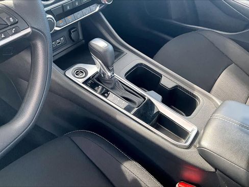 Certified 2024 Nissan Sentra SV image 16