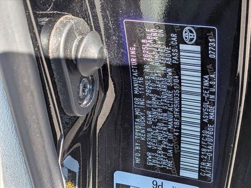 Used 2017 Toyota Camry LE image 22