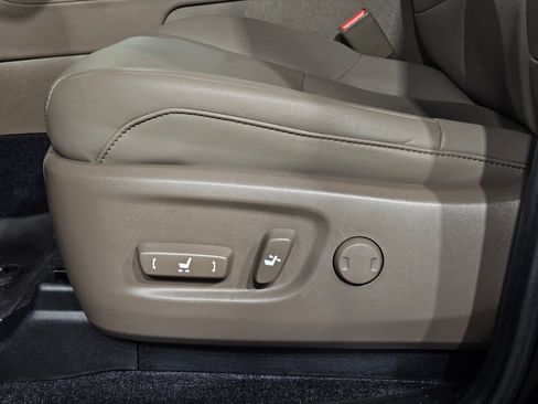 Used 2022 Lexus GX 460 Premium w/ Premium Package image 22