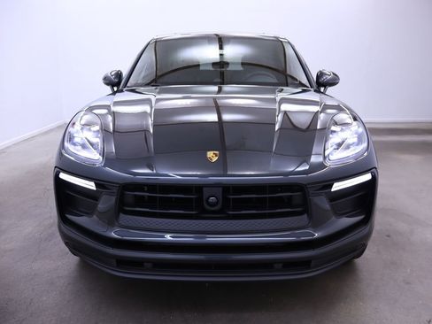 New 2025 Porsche Macan image 10
