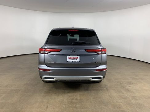 Used 2023 Mitsubishi Outlander SE image 10
