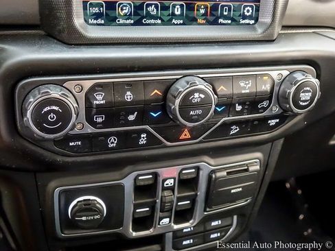 Used 2021 Jeep Wrangler Unlimited Sahara w/ Dual Top Group image 16