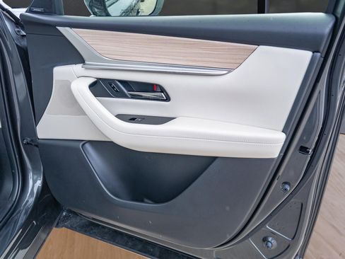 Used 2025 MAZDA CX-90 3.3 Turbo w/ Premium Plus Pkg image 17