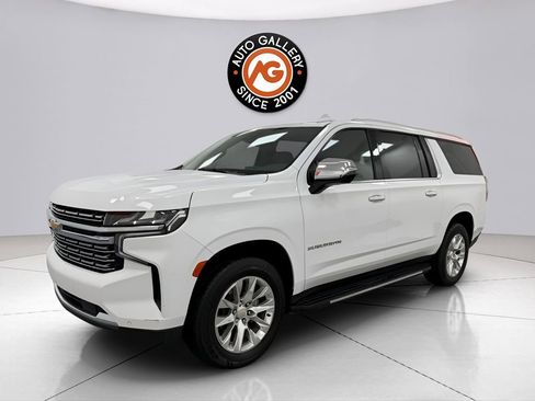 Used 2023 Chevrolet Suburban Premier AWD/4WD image 3