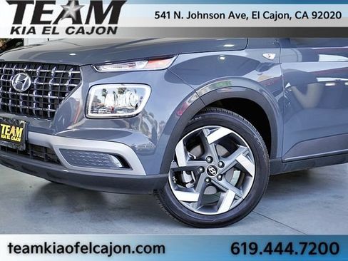 Used 2024 Hyundai Venue Limited FWD image 3