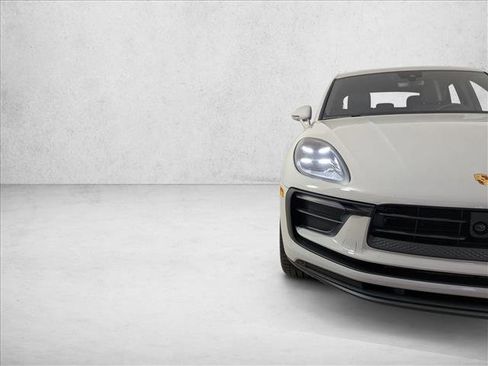 New 2026 Porsche Macan AWD/4WD image 12