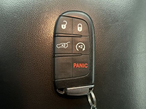 Used 2018 Jeep Grand Cherokee Limited AWD/4WD image 10
