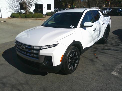 Used 2025 Hyundai Santa Cruz SE image 5