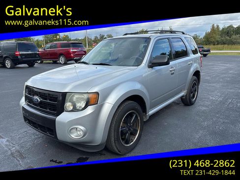 Used 2011 Ford Escape XLT w/ Sport Appearance Pkg image 1