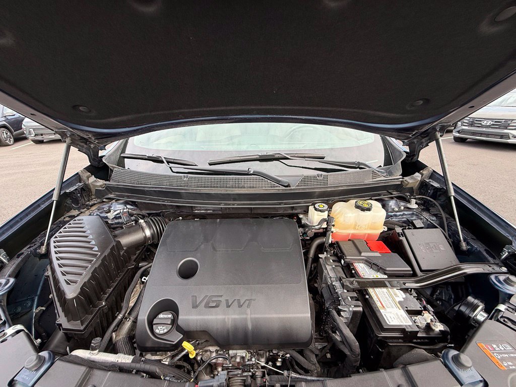 Used 2022 Chevrolet Traverse LS AWD/4WD image 32