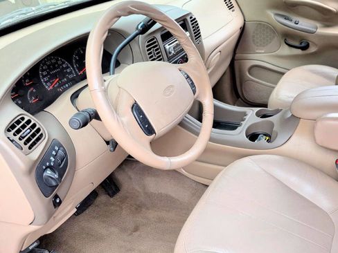 Used 1998 Ford Expedition 4WD image 33