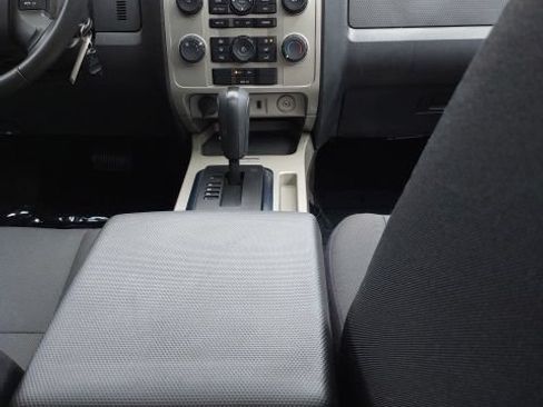 Used 2012 Ford Escape XLT FWD image 16