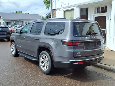 Used 2022 Jeep Wagoneer Series II AWD/4WD image 8