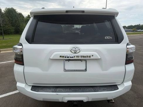 Used 2019 Toyota 4Runner SR5 Premium AWD/4WD image 5
