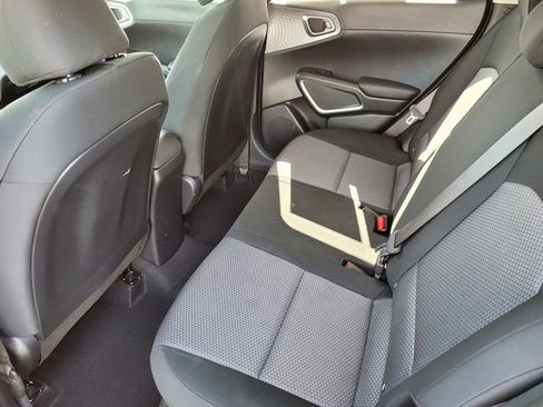 Used 2025 Kia Soul S FWD image 17