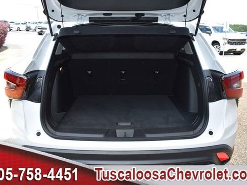Used 2024 Chevrolet Trax LT w/ Driver Confidence Package FWD image 9