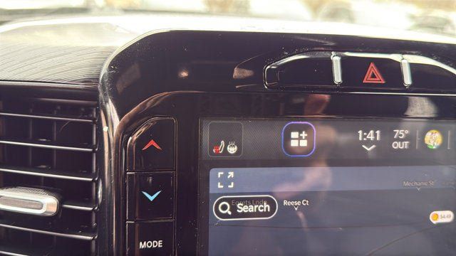 Used 2023 RAM 1500 Laramie AWD/4WD image 21