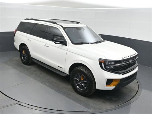 Used 2025 Ford Expedition Tremor image 30