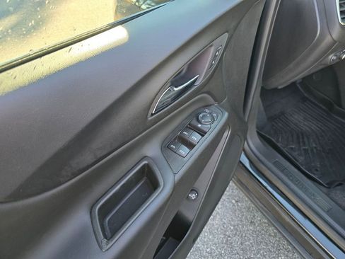 Used 2024 Chevrolet Equinox LT image 11