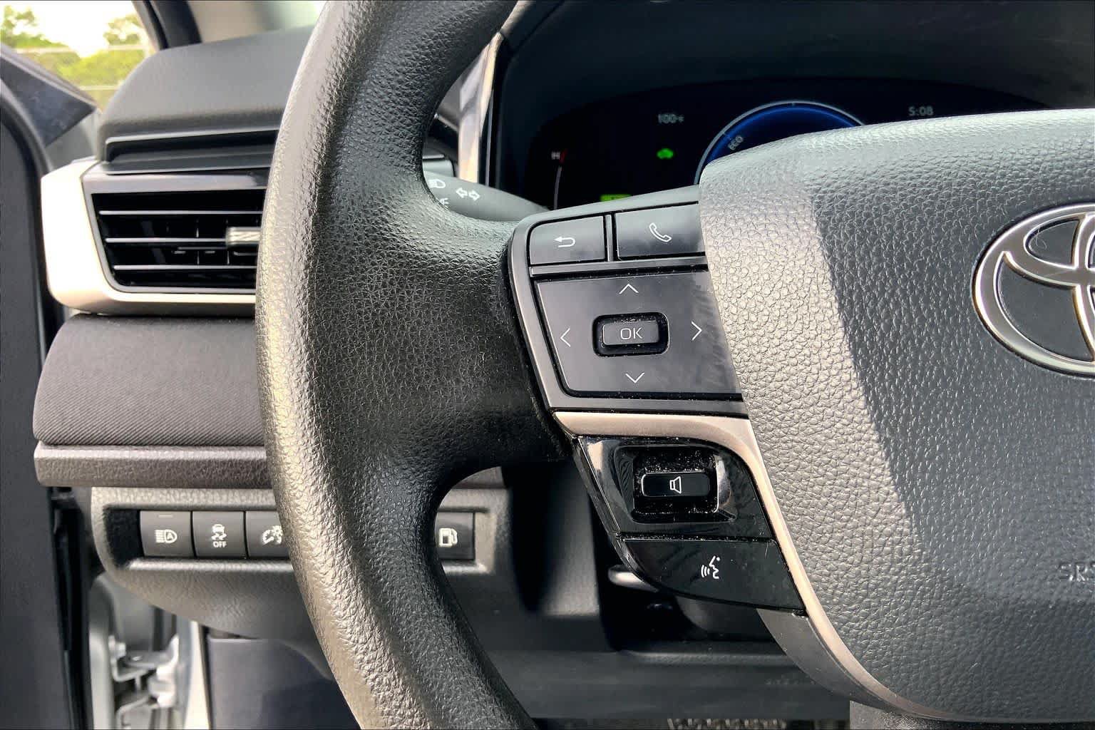 Used 2025 Toyota Camry LE FWD image 23