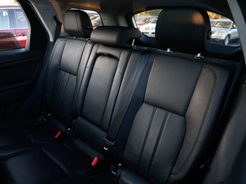 Used 2017 Land Rover Discovery Sport HSE image 8