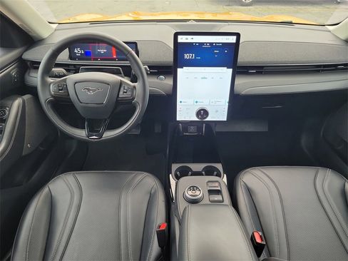 Used 2022 Ford Mustang Mach-E Premium image 7