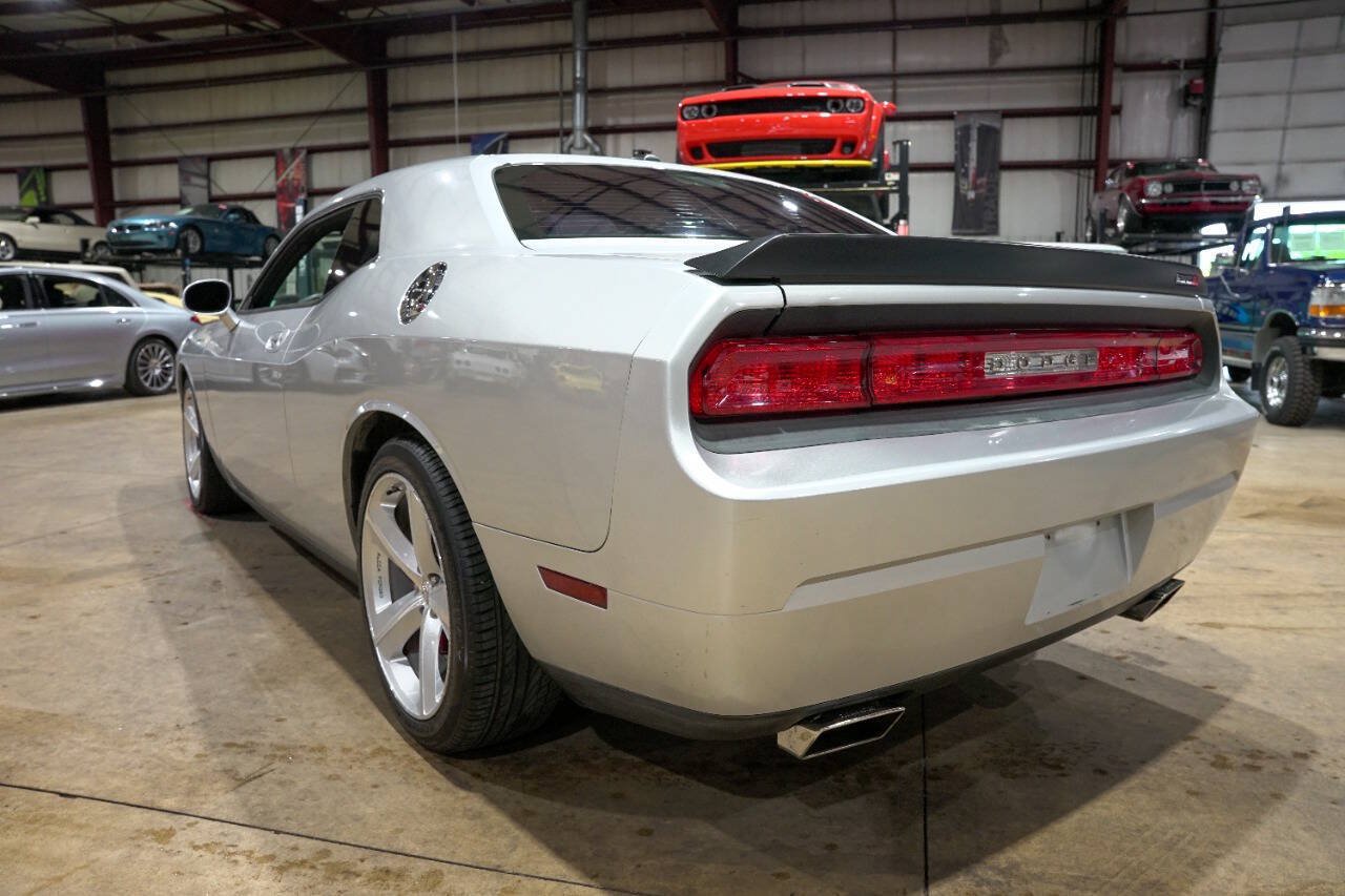 Used 2009 Dodge Challenger SRT8 RWD image 6