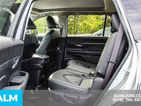 Used 2024 Toyota Grand Highlander AWD image 17