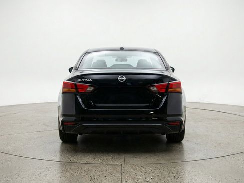 Used 2025 Nissan Altima 2.5 SV FWD image 7