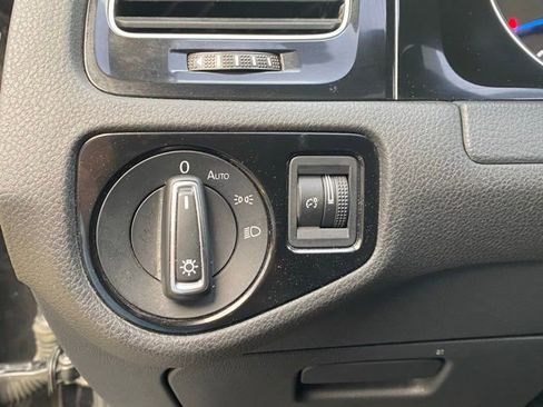 Used 2017 Volkswagen Golf R DCC & Navigation 4Motion image 16