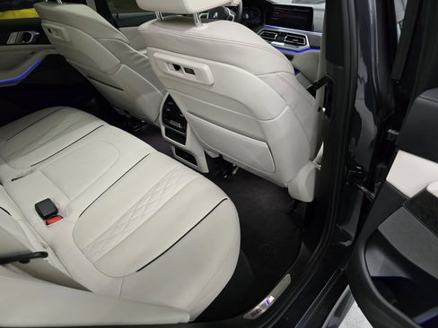 Used 2021 BMW X5 M50i w/ Premium Package image 34