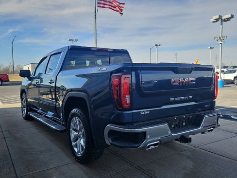 Used 2022 GMC Sierra 1500 SLT w/ SLT Premium Plus Package image 3