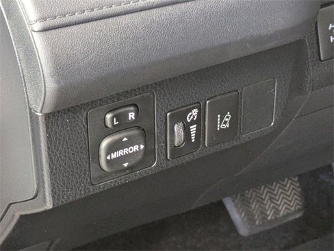 Used 2018 Toyota RAV4 LE w/ Carpet Mat Package image 13