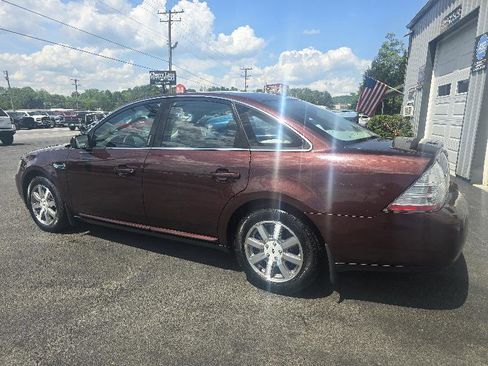 Used 2009 Ford Taurus SEL FWD image 4