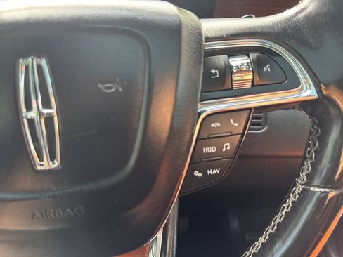 Used 2018 Lincoln Navigator Select w/ Technology Package AWD/4WD image 23