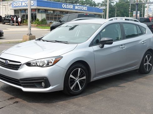 Used 2023 Subaru Impreza 2.0i Premium AWD/4WD image 1