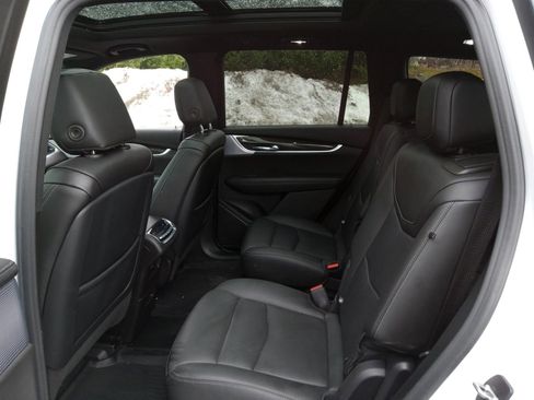 Used 2023 Cadillac XT6 Sport image 23