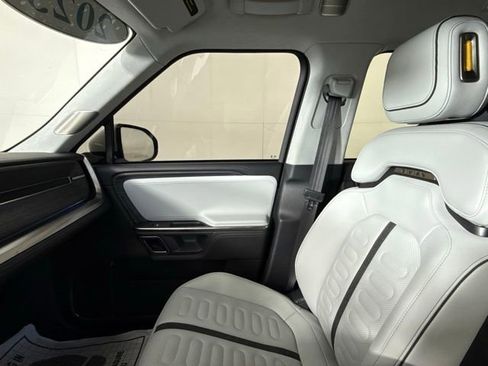 Used 2023 Rivian R1S Launch Edition image 19