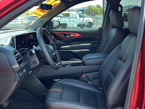 Certified 2024 Chevrolet Traverse RS w/ LPO, Floor Liner Package AWD/4WD image 34