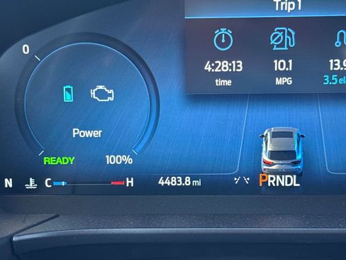 Used 2025 Ford Escape Platinum w/ Premium Technology Package image 35