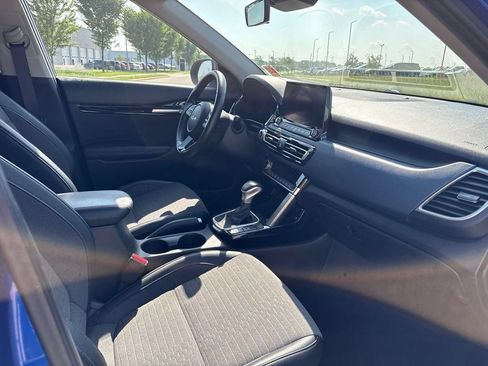 Used 2022 Kia Seltos S AWD/4WD image 24