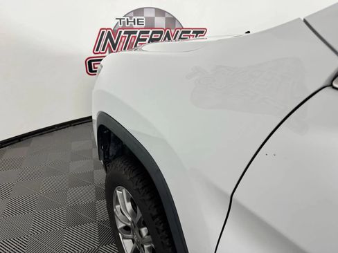 Used 2019 Jeep Cherokee Latitude Plus w/ Comfort/Convenience Group image 23