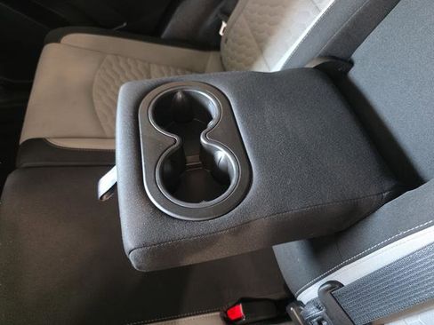Used 2019 Chevrolet Equinox LS w/ LS Convenience Package FWD image 27